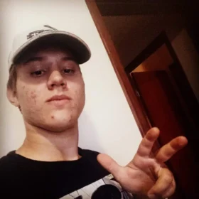 Fotos de Motociclista que bateu em caminhão em Maringá morre no hospital   