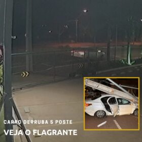 Fotos de Motorista de carro derruba cinco postes em acidente em Maringá e foge do local 