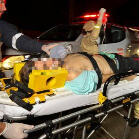 Fotos de Câmera flagra jovem sendo baleado por ladrões durante tentativa de roubo em Maringá 