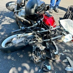 Fotos de Câmera registra motoboy sendo arremessado após acidente em Maringá