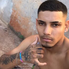 Jovem de 19 anos é executado enquanto fumava narguilé em Sarandi, dois adolescentes foram baleados Foto 1 Fotos de Jovem de 19 anos é executado enquanto fumava narguilé em Sarandi, dois adolescentes foram baleados