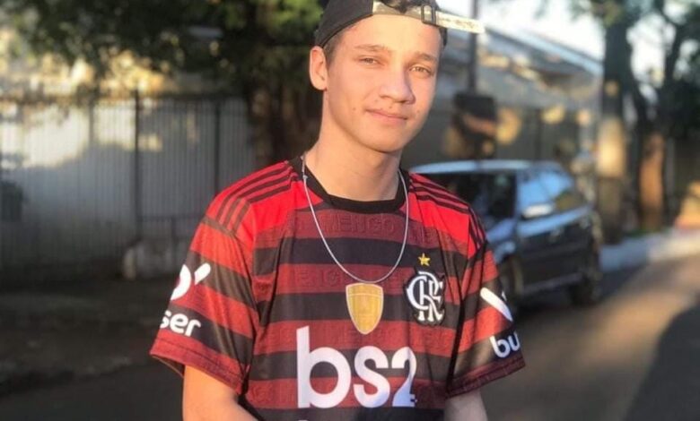 Fotos de Jovem morre após bater moto na traseira de carro em Maringá