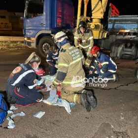 Fotos de Motociclista é intubado após bater em caminhão em Maringá