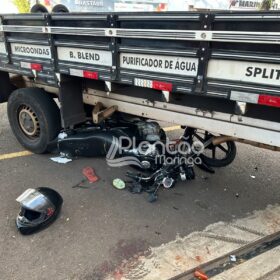 Fotos de Motociclista sofre ferimentos grave após bater moto e cair embaixo de caminhão em Maringá