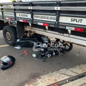 Fotos de Motociclista sofre ferimentos grave após bater moto e cair embaixo de caminhão em Maringá