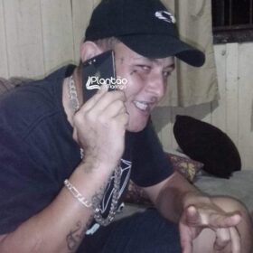 Fotos de Motorista que matou motoboy no centro de Maringá se apresenta na delegacia de trânsito 