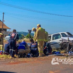 Motorista é socorrido de helicóptero após ser ejetado de veículo em capotamento Foto 1 Fotos de Motorista é socorrido de helicóptero após ser ejetado de veículo em capotamento