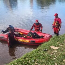 Tragédia no Réveillon; Maringaense morre afogado no lago Igapó em Londrina Foto 1 Fotos de Tragédia no Réveillon; Maringaense morre afogado no lago Igapó em Londrina