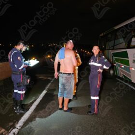Fotos de Ciclista morre atropelado e carreta tomba no Contorno Norte de Maringá