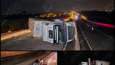 Fotos de Ciclista morre atropelado e carreta tomba no Contorno Norte de Maringá