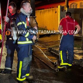 Fotos de Homem fica ferido durante incêndio em residência em Sarandi