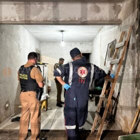 Fotos de Mulher é agredida por ex-companheiro com golpe de facão na cabeça em Maringá