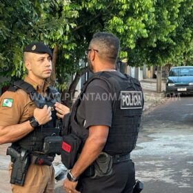 Fotos de Suspeitos de uma série de homicídios morrem em confronto com polícia em Sarandi 