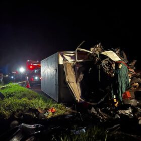 Fotos de Três pessoas morrem em grave acidente na noite desta quarta-feira