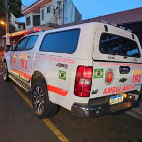 Fotos de Homem é socorrido com ferimentos graves após ser esfaqueado, em Maringá 