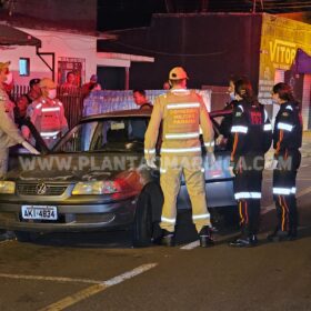 Fotos de Jovem é executado a tiros dentro de carro em Sarandi 