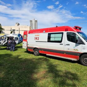 Fotos de Motorista é socorrido de helicóptero após capotar carro na BR-376