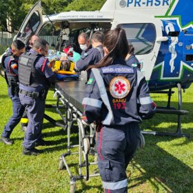 Fotos de Motorista é socorrido de helicóptero após capotar carro na BR-376