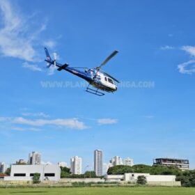 Fotos de Motorista é socorrido de helicóptero após capotar carro na BR-376