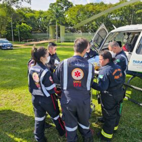Fotos de Motorista é socorrido de helicóptero após capotar carro na BR-376