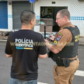 Fotos de Homem é executado e moça baleada em ataque na saída de tabacaria em Sarandi