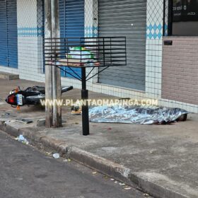 Fotos de Homem é executado e moça baleada em ataque na saída de tabacaria em Sarandi