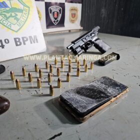 Fotos de Homem faccionado ao PCC suspeito de matar duas pessoas é preso em Sarandi, com duas armas de fogo