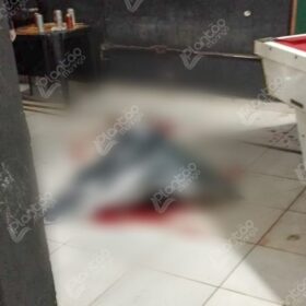 Jovem é executado a tiros enquanto jogava sinuca em uma conveniência, em Maringá Foto 1 Fotos de Jovem é executado a tiros enquanto jogava sinuca em uma conveniência, em Maringá