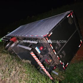 Fotos de Motociclista morre após bater em três carretas, um caminhão e um carro em Marialva