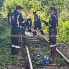 Fotos de Mulher é encontrada morta na linha férrea em Sarandi.