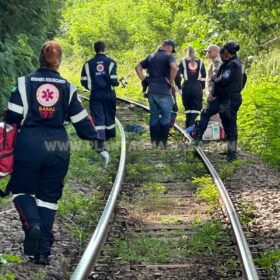 Fotos de Mulher é encontrada morta na linha férrea em Sarandi.