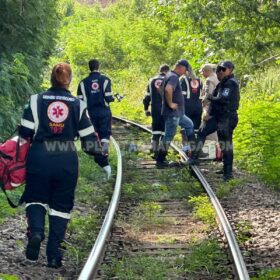 Fotos de Mulher é encontrada morta na linha férrea em Sarandi.