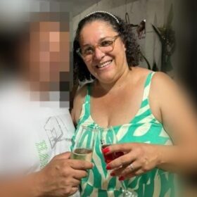 Fotos de Mulher que estava indo buscar a filha na escola morre após Van invadir a preferencial e bater em moto em Maringá