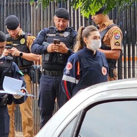 Fotos de Câmera registra funcionário de supermercado sendo executado na frente do trabalho em Sarandi 