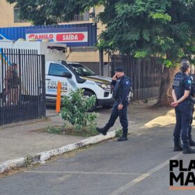 Fotos de Câmera registra funcionário de supermercado sendo executado na frente do trabalho em Sarandi 