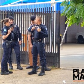 Fotos de Câmera registra funcionário de supermercado sendo executado na frente do trabalho em Sarandi 