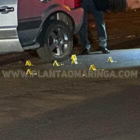 Fotos de Homem dentro de carro com esposa e filhos é executado com 16 tiros em Sarandi 