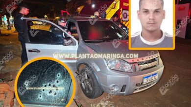 Fotos de Homem dentro de carro com esposa e filhos é executado com 16 tiros em Sarandi 