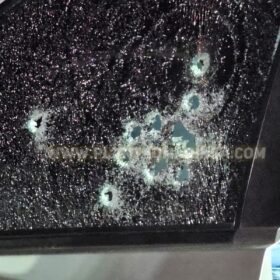 Fotos de Homem dentro de carro com esposa e filhos é executado com 16 tiros em Sarandi 