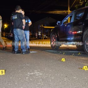 Fotos de Câmeras de segurança registraram homem sendo executado dentro de caminhonete durante emboscada em Maringá