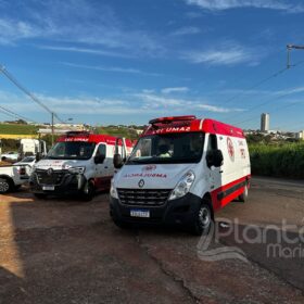 Fotos de Engavetamento entre três caminhões deixa duas pessoas presas às ferragens em Maringá