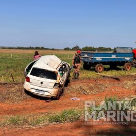 Fotos de Motorista é preso após carro com maconha capotar - parte da carga foi saqueada por outros motoristas