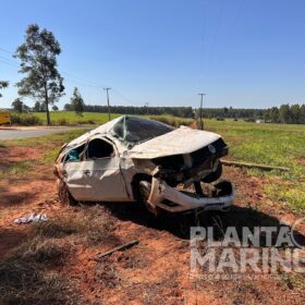 Fotos de Motorista é preso após carro com maconha capotar - parte da carga foi saqueada por outros motoristas