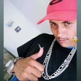 Fotos de Jovem atropelado e executado em Sarandi teria trocado de roupa com amigo para despistar assassinos