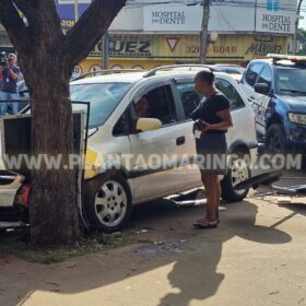 Fotos de Vídeo: motorista perde controle e atropela mulheres na calçada em Sarandi