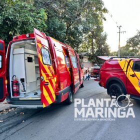 Fotos de Motorista perde controle de carro e bate em poste em Maringá; vídeo mostra momento do acidente