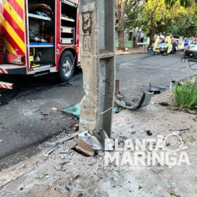 Fotos de Motorista perde controle de carro e bate em poste em Maringá; vídeo mostra momento do acidente