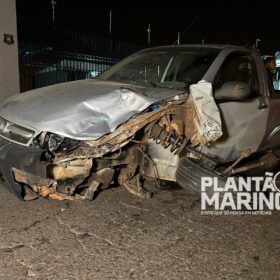 Fotos de Vídeo mostra carro contramão atingido moto e deixando motociclista em estado grave em Maringá