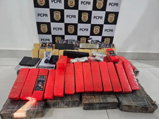 100 kg de maconha são apreendidos e três são presos em Maringá Foto 1 Fotos de 100 kg de maconha são apreendidos e três são presos em Maringá