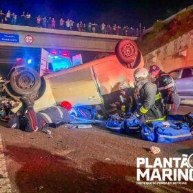 Fotos de Homem é socorrido após capotamento de veículo no Contorno Norte em Maringá